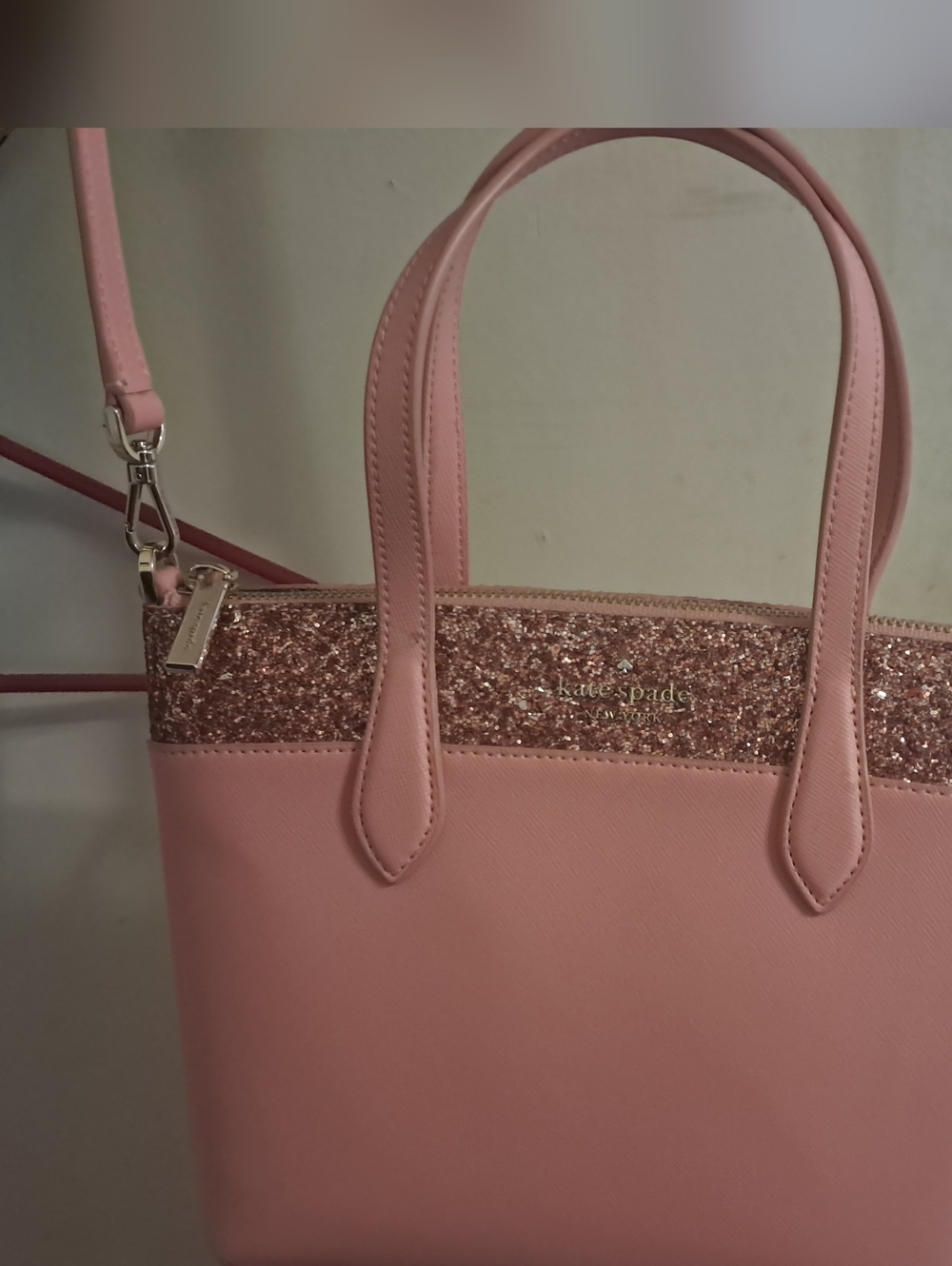 Kate Spade New York Flash Glitter Pink Tote Saffiano EUC - Picture 2 of 6